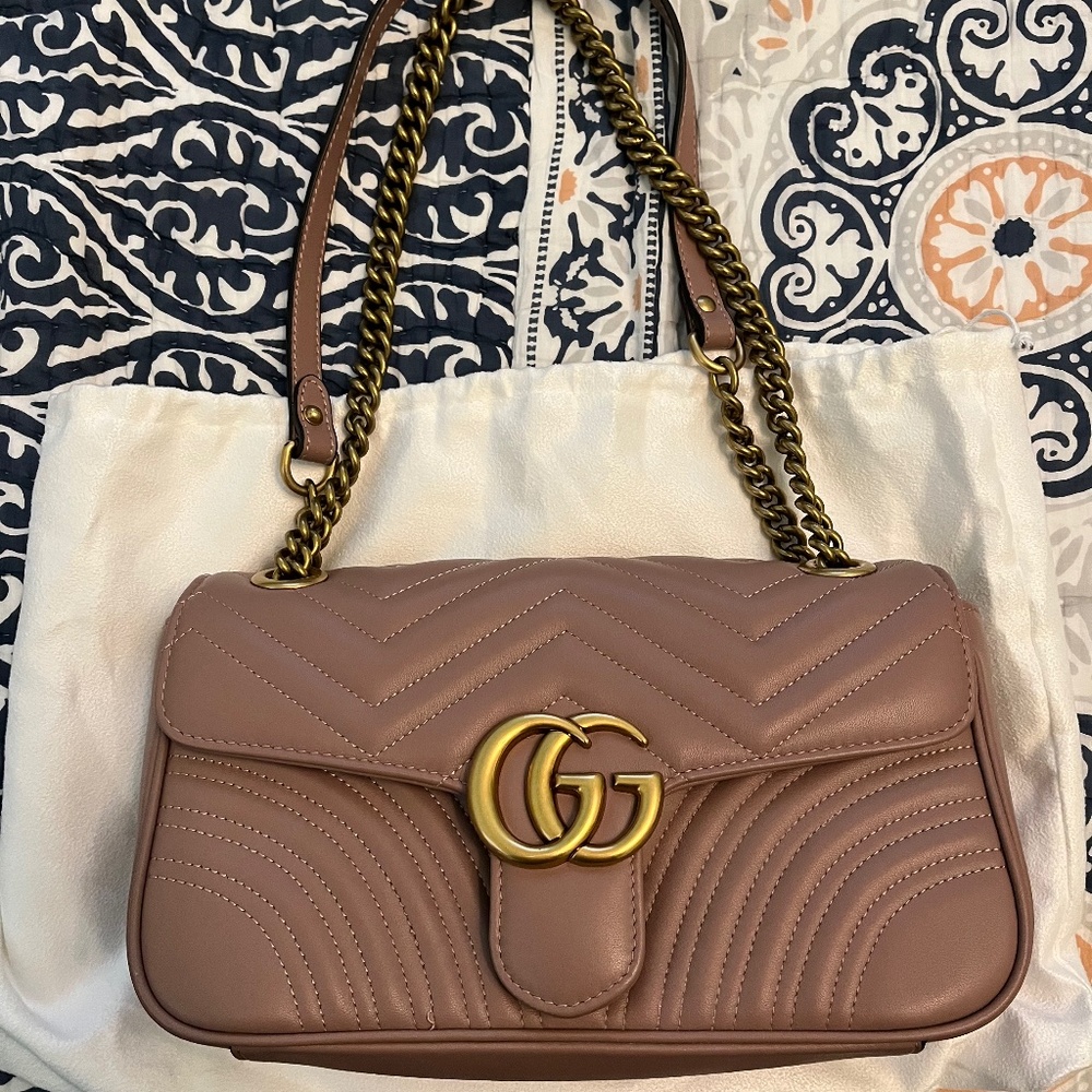 GUCCI Matelasse Small GG Marmont Shoulder Bag Dusty Pink